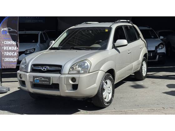HYUNDAI TUCSON 2.0 MPFI GLS 16V 143CV 2WD GASOLINA 4P AUTOMÁTICO HYUNDAI TUCSON 2.0 MPFI GLS 16V 143CV 2WD GASOLINA 4P AUTOMÁTICO
